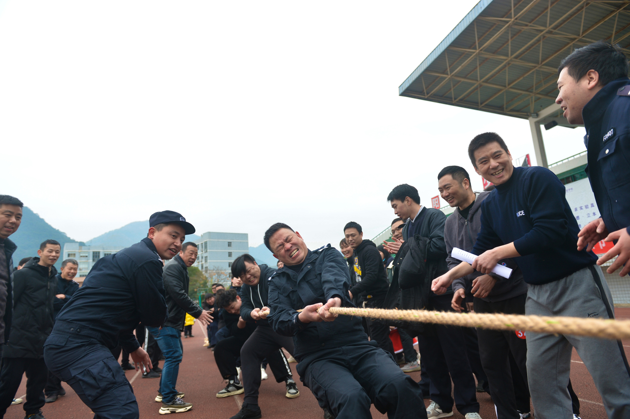 趣味运动会 乐迎警察节